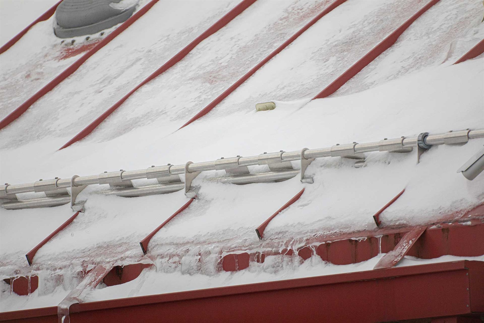 Water Works Car Wash chose 2-bar snow retention to enhance safety